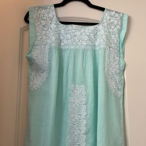 J.Marie NWOT mint green embroidered top Size Small